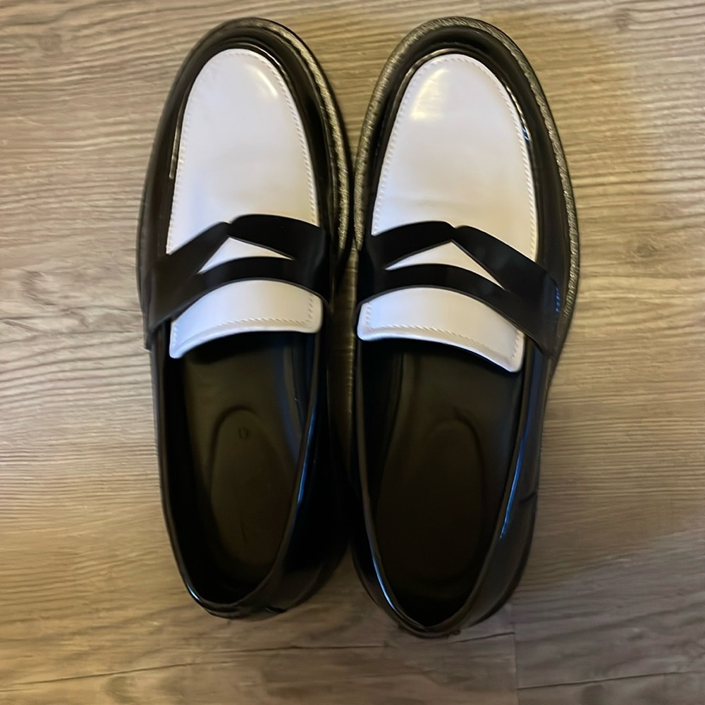 NEW ZARA FLAT LEATHER LOAFERS SIZE 41